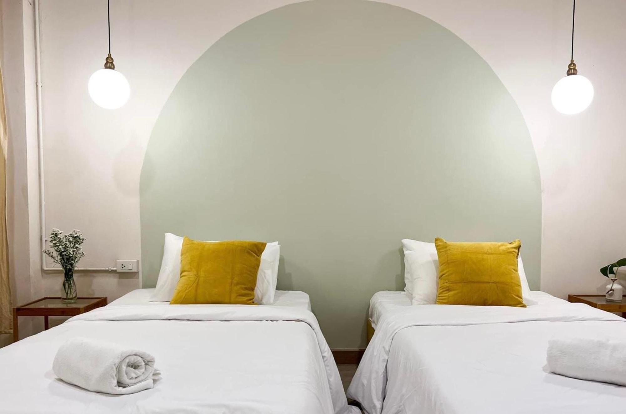 Hotel La Moon House Salaya Exterior foto